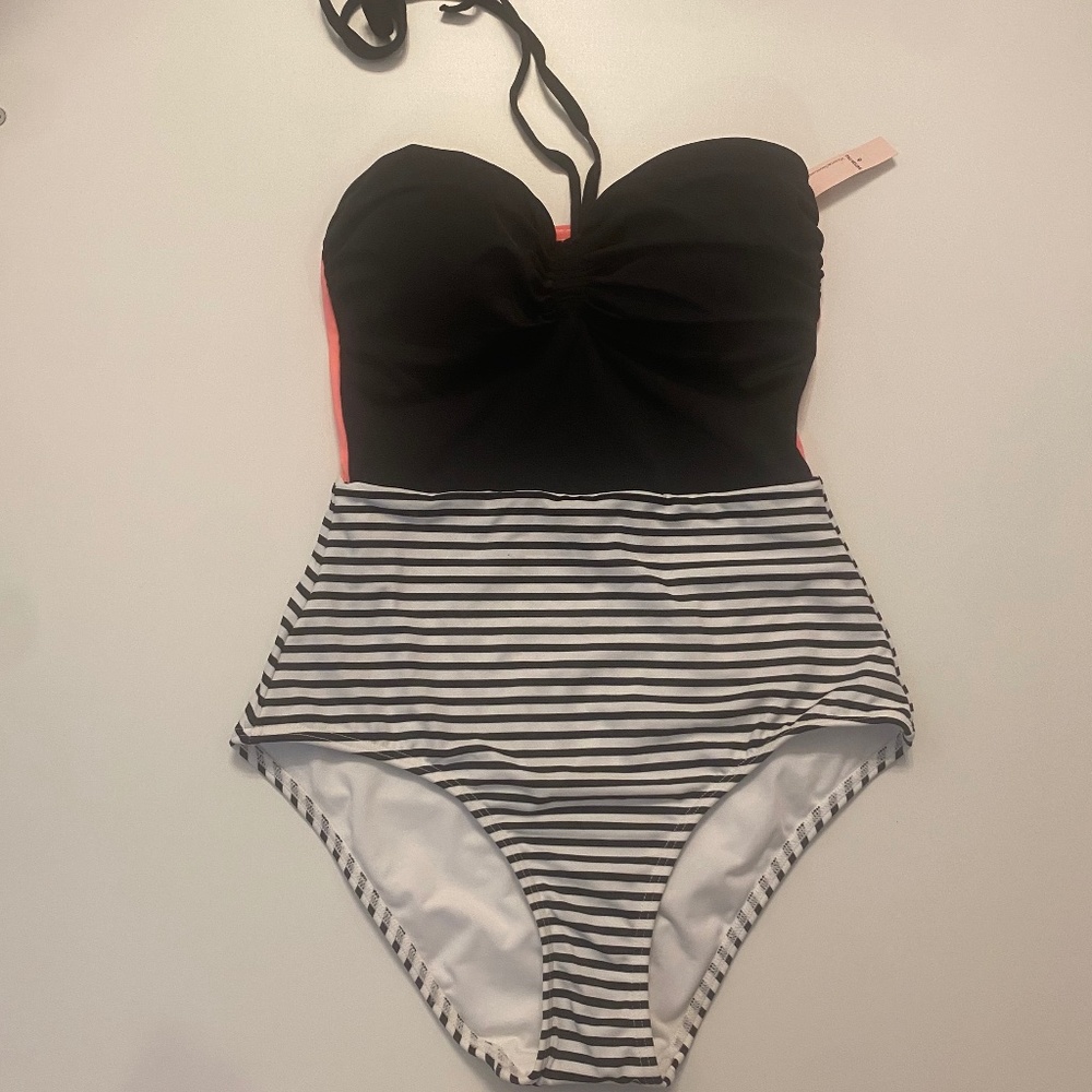 Victoria’s Secret 2016 striped one-piece swimsuit